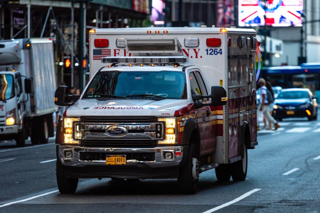 ¿Quién paga la ambulancia en un accidente de auto en Arizona?